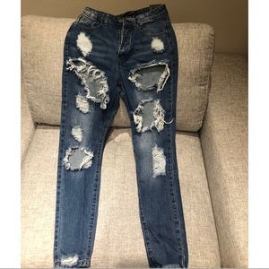 MISSGUIDED distressed boyfriend jeans